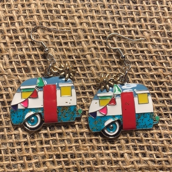 NWT Handmade Camper Earrings - Picture 1 of 1